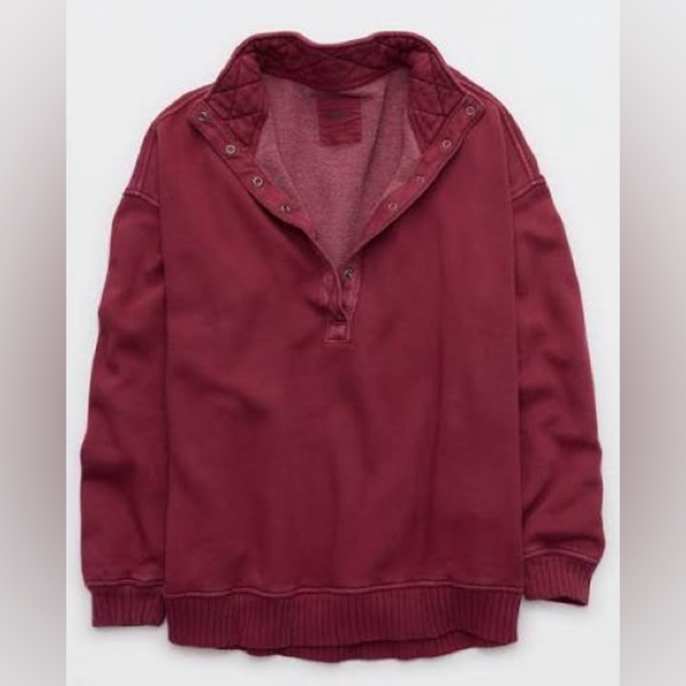 Aerie Getaway Quarter Snap
Sweatshirt size large cherry tart 🍒